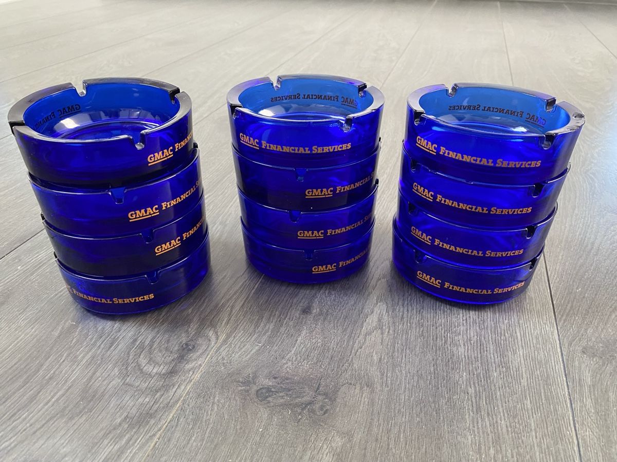 Portacenere: 12 blaue Aschenbecher  – Usato da Hägglingen venduto da Karin0802 1