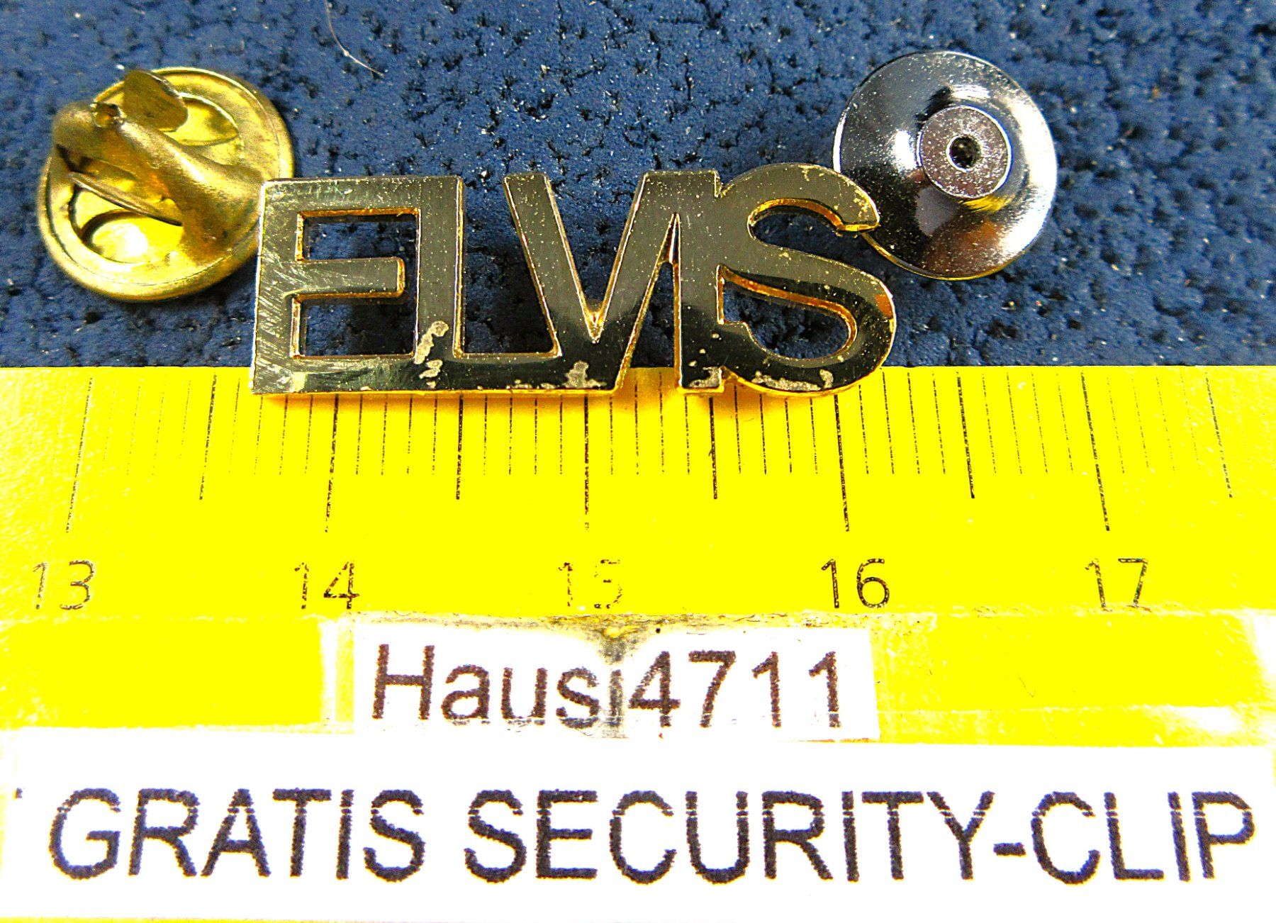 Placchette & Badge: ELVIS LOGO SCHMUCK-PIN CUTOUT MIT SECURITY-CLIP – Usato da Ettingen venduto da Hausi4711