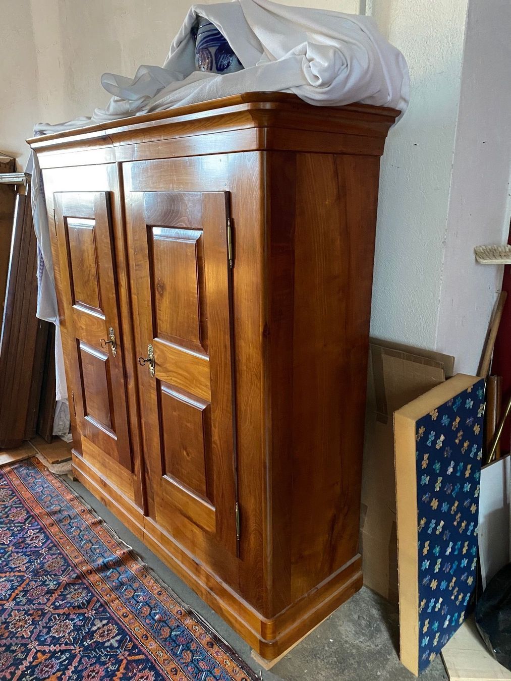 Armadi: Kirschbaumschrank – Usato da Rorschacherberg venduto da Harry17 1