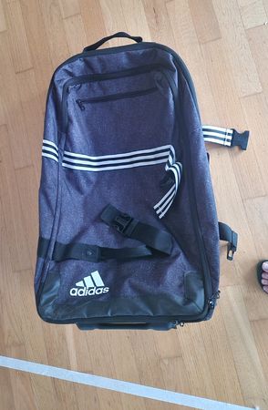 Adidas Reisetasche mit Rollen
