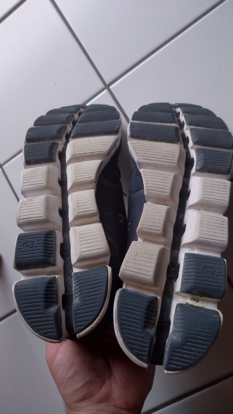 On Scarpe da uomo: Chaussures On Cloud Homme, Taille 46 – Usato da Farvagny-le-Grand venduto da LaCaverne 6