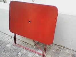 Schöner Klapptisch/Gartentisch/Balkontisch - rot, Metall