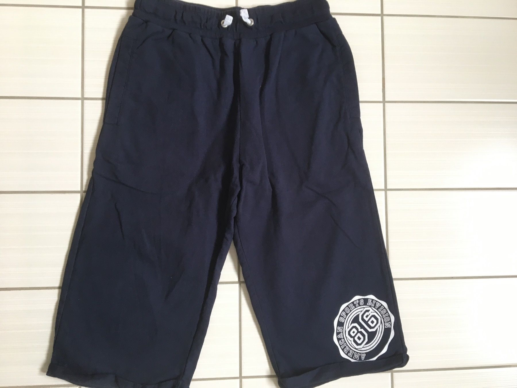Pantalons: Bermuda 158 – D'occasion à Arth par Vrecam51