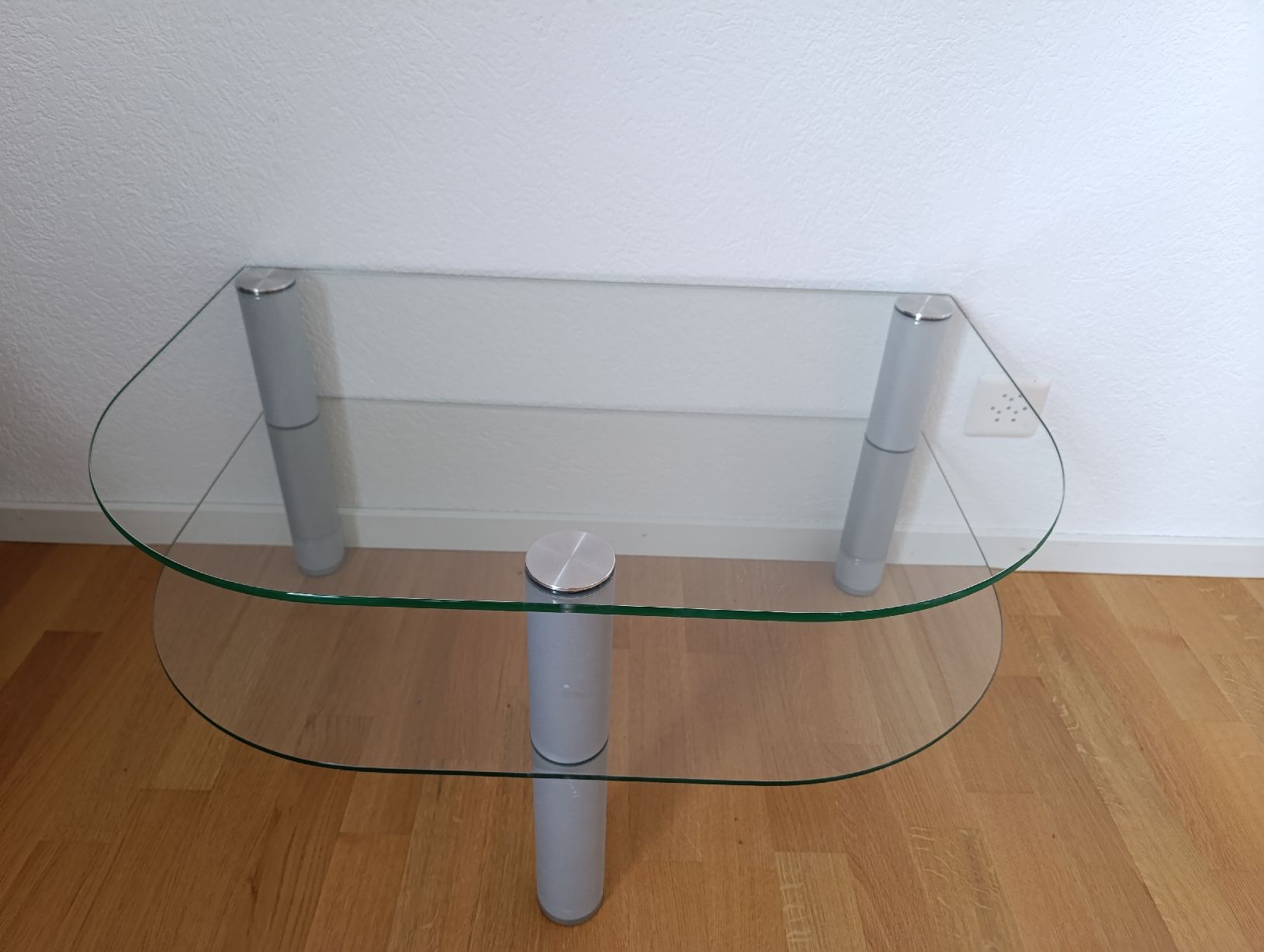 Mobili TV: Glas TV-Tisch – Usato da Hinwil venduto da Jen_Ryel