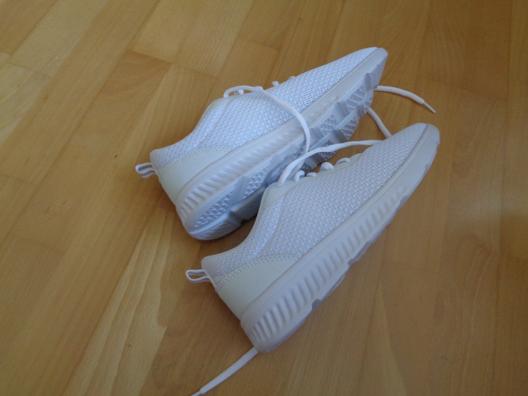 Dosenbach Scarpe da donna: Sneaker  Vty  Grösse 39 – Usato da Kreuzlingen venduto da Robi-2003 2