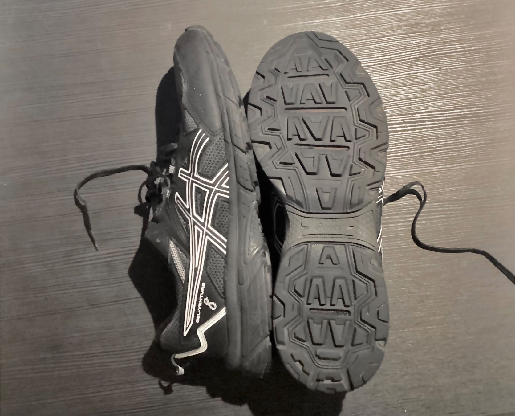Asics Scarpe da uomo: Acics Gel Venture Gr. 44 – Nuovo (secondo la descrizione) da Zürich venduto da con_tjl2 1