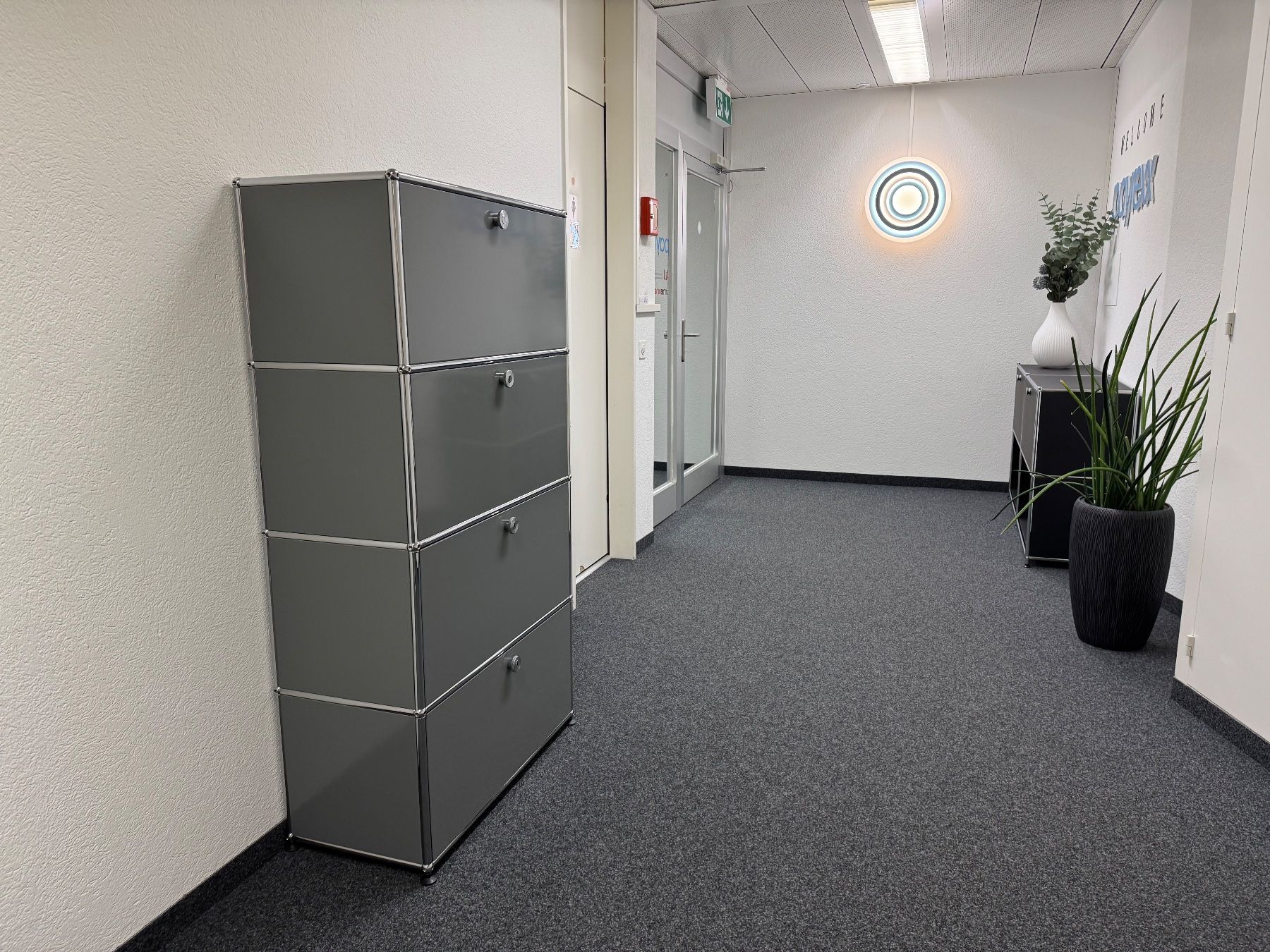 USM Scaffali: Usm Highboard Mittelgrau Lieferung Gratis – Usato da Thun venduto da Thuno6
