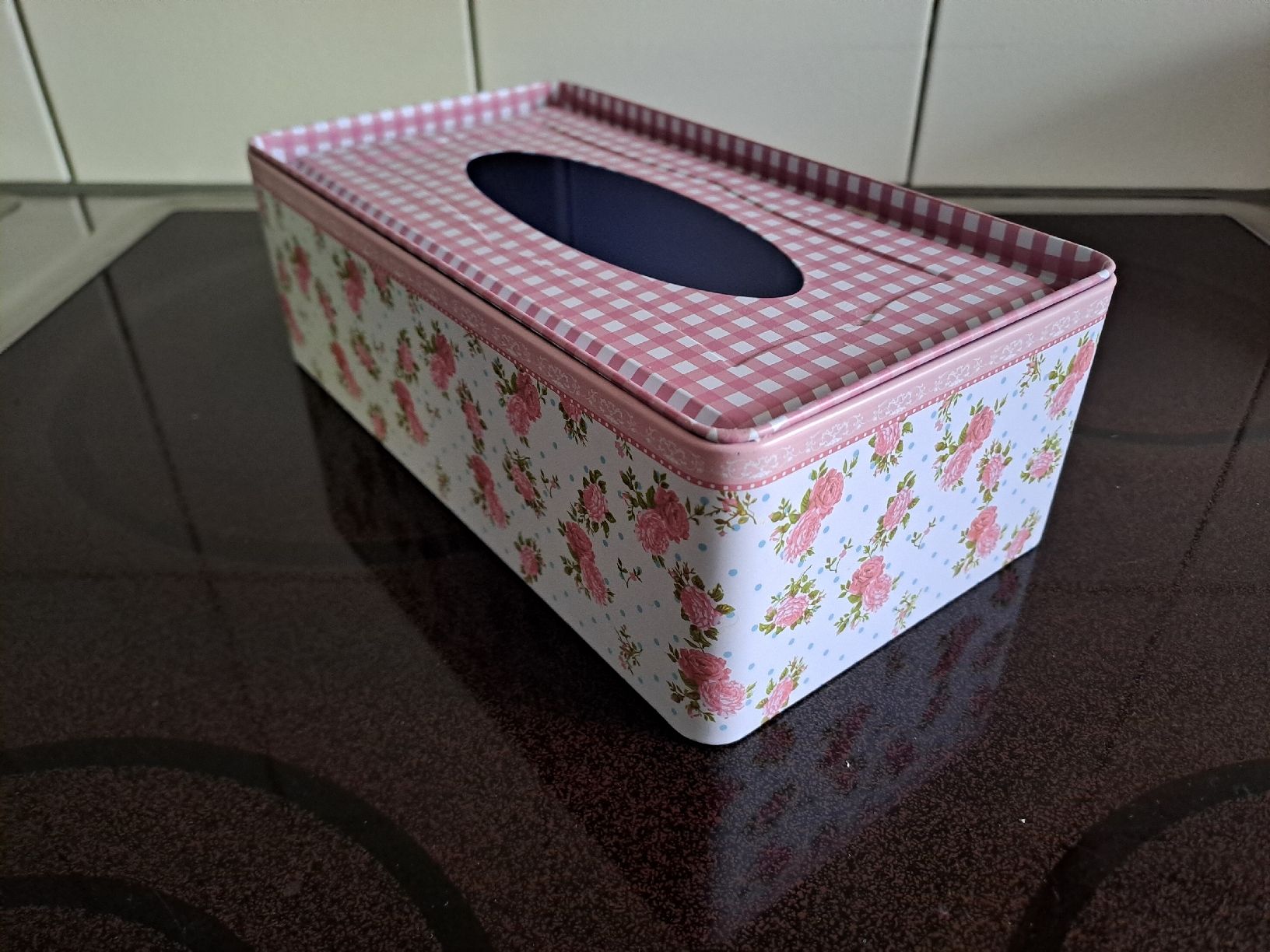 Tutte le decorazioni: Romantische Taschentuchbox Rosenmuster – Usato da Rickenbach LU venduto da bishiida 3