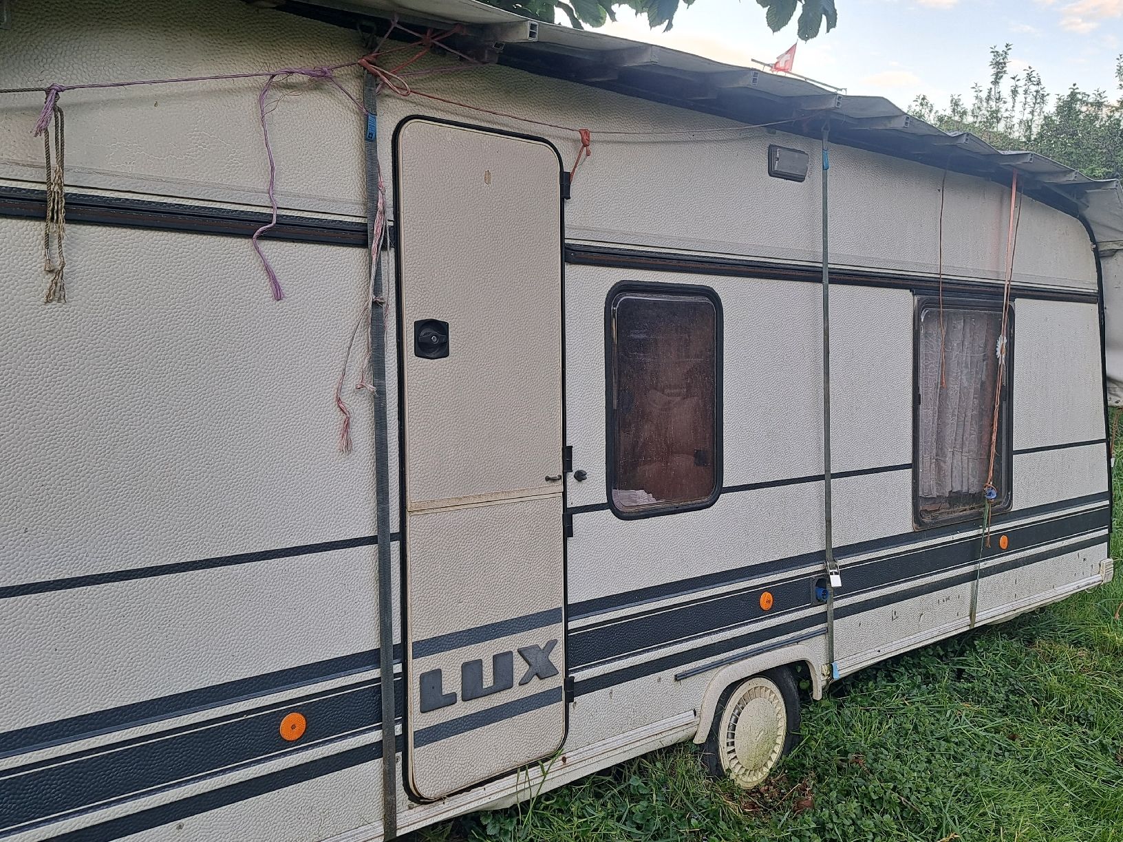 Rimorchi: Wohnwagen Bürstner Lux – Usato da Hasle b. Burgdorf venduto da Burki76