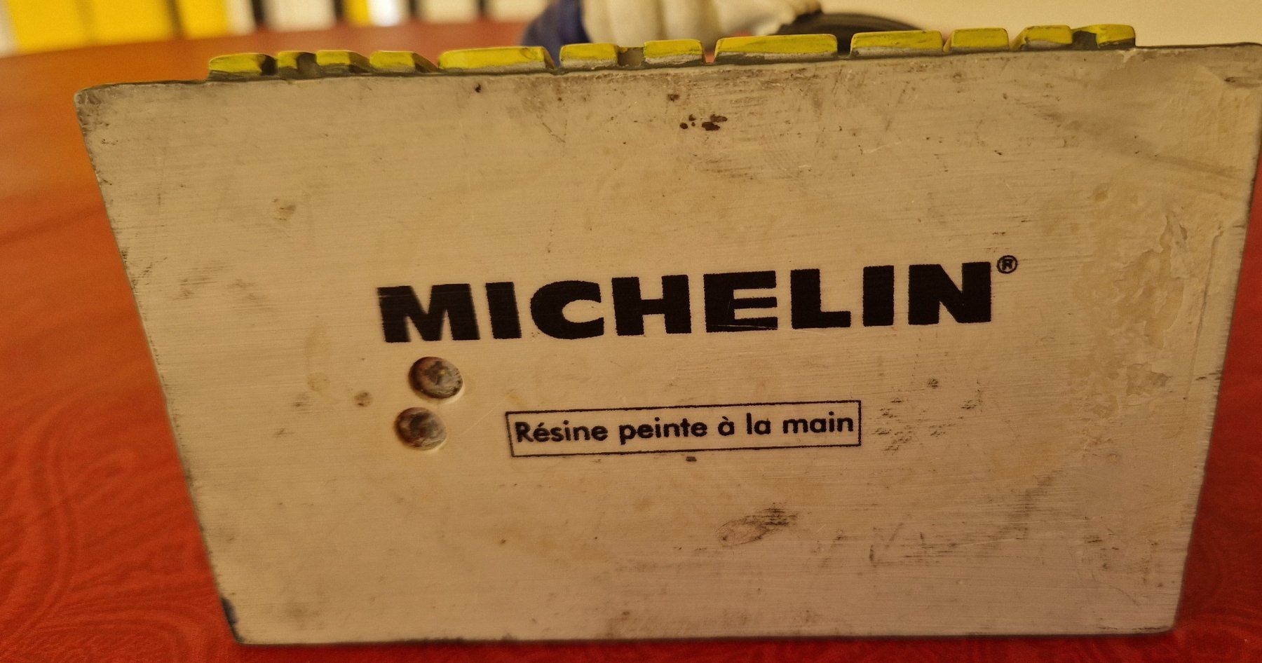 Michelin Statuette: MICHELIN BIBENDUM POT A CRAYON – Usato da ESTAVAYER LE LAC venduto da MIMI0133 1
