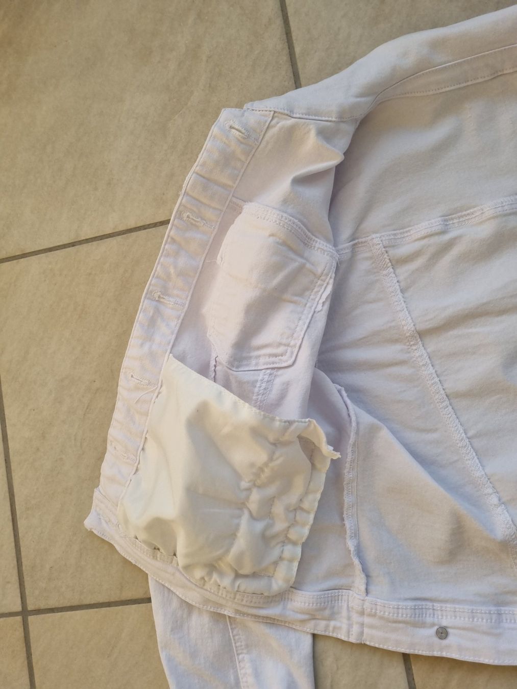 Vestes: Jeansjacke weiss – D'occasion à Schüpfheim par Rezwel 1