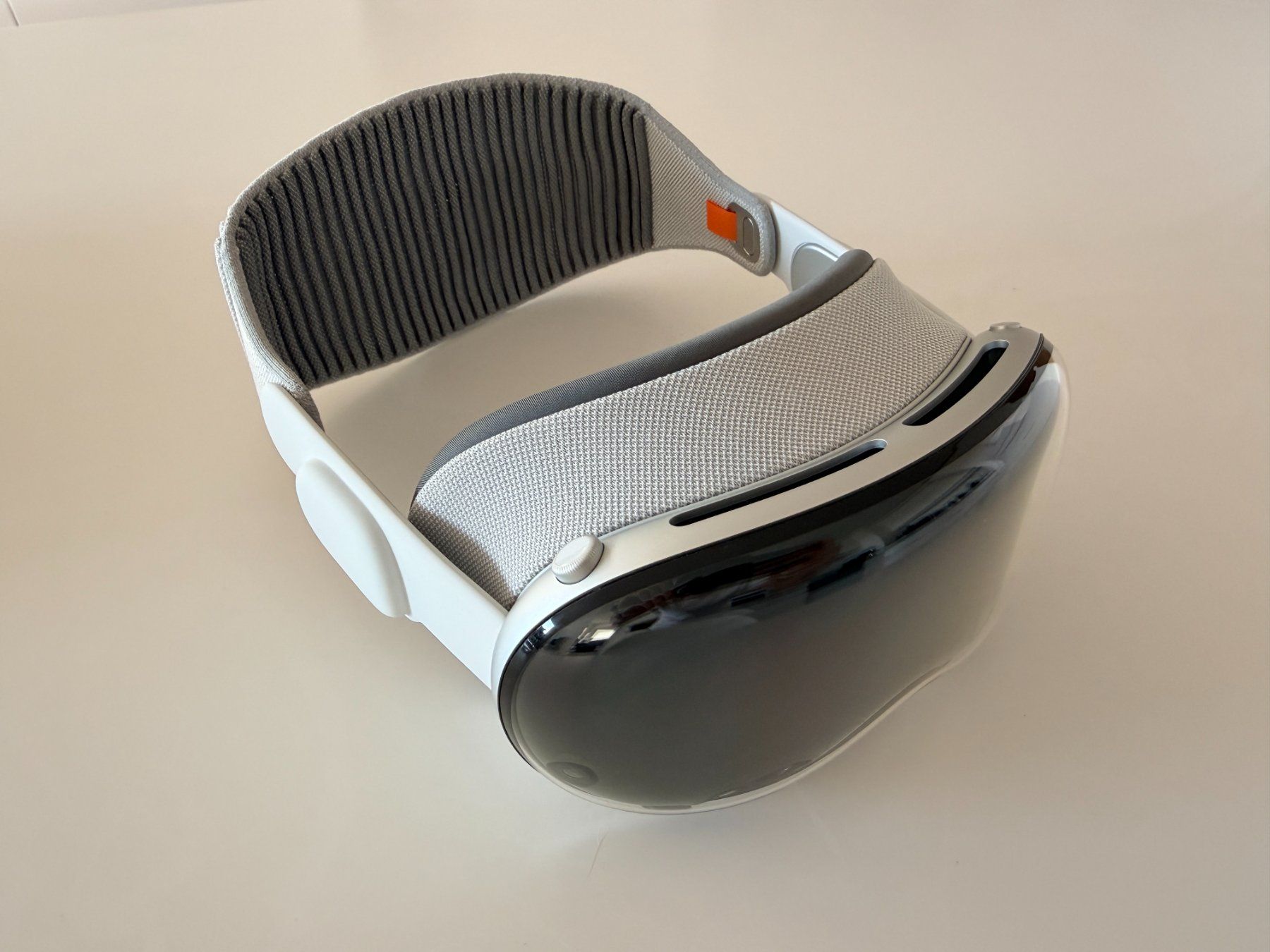 Apple Casco VR: Apple Vision Pro 512GB M2 with accessories – Usato da Zürich venduto da agirardello
