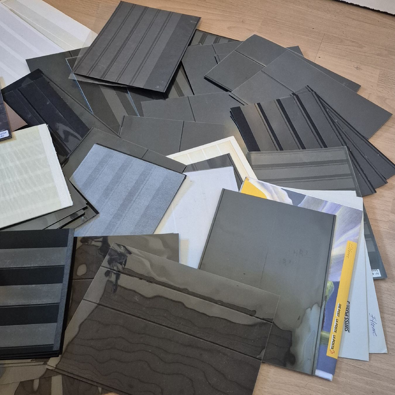 Ordner: Briefmarken Mappen – Gebraucht aus Adliswil von cha_fq9f 6