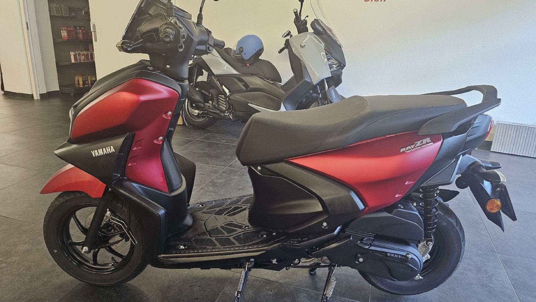 Scooters: scooter  yamaha  125 – Gebraucht aus St Pierre de Clages von teixeirav 4
