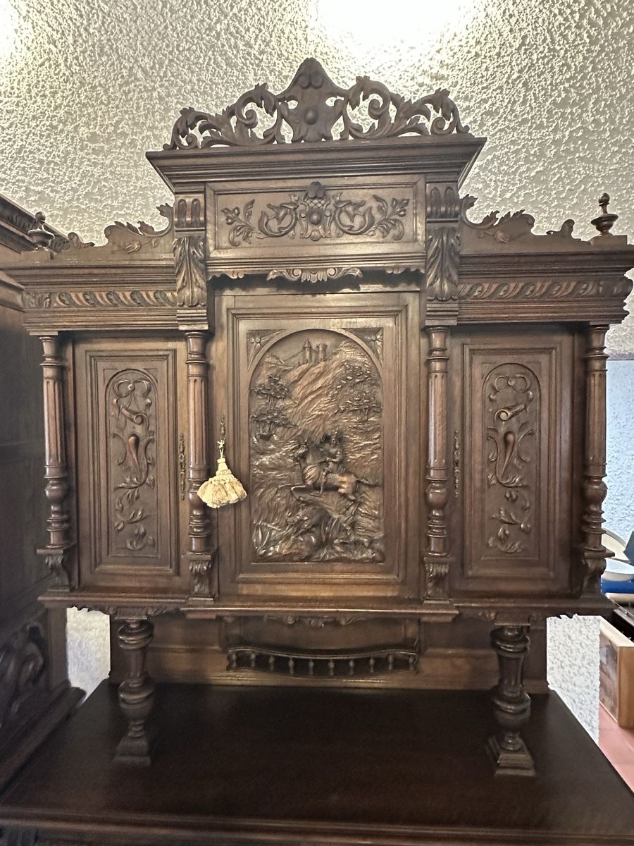 Credenze: Antique Oak Cabinet with Carved Relief – Usato da Villmergen venduto da JacRon 2