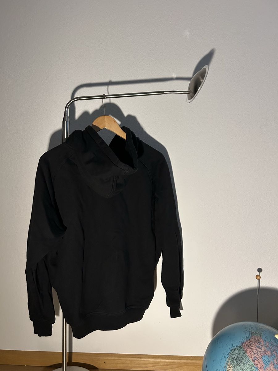 Pullover & Sweatshirts: Schwarzer Pullover Urban Classics – Gebraucht aus Reinach BL von the_9lwh 1