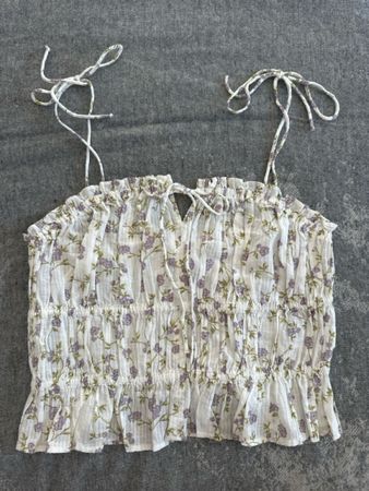 Crop top fleuri blanc taille M neuf avec étiquette