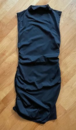 Damen Kleid schwarz Grösse M guter Zustand