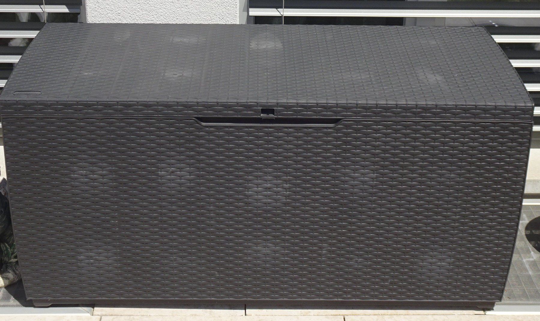 Auflagenboxen: Kissenbox, Marke Keter – Gebraucht aus Bassersdorf von Brilliance