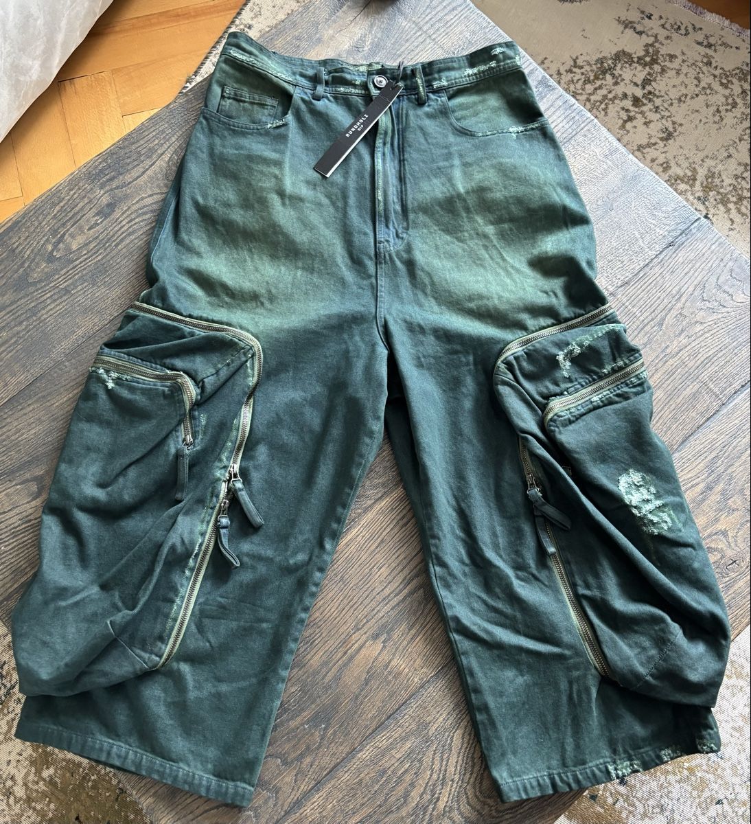 Rundholz Jeans: Rundholz Dip Jeans, Olive, Size M – Nuovo e nell'imballaggio originale da Erlenbach ZH venduto da verbena_mint 1