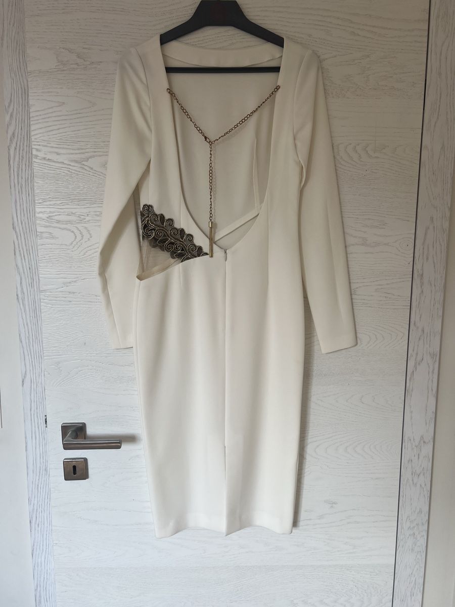 Vestiti: Elegant White Dress with open back – Nuovo (secondo la descrizione) da Dully venduto da rev_l7jp 1