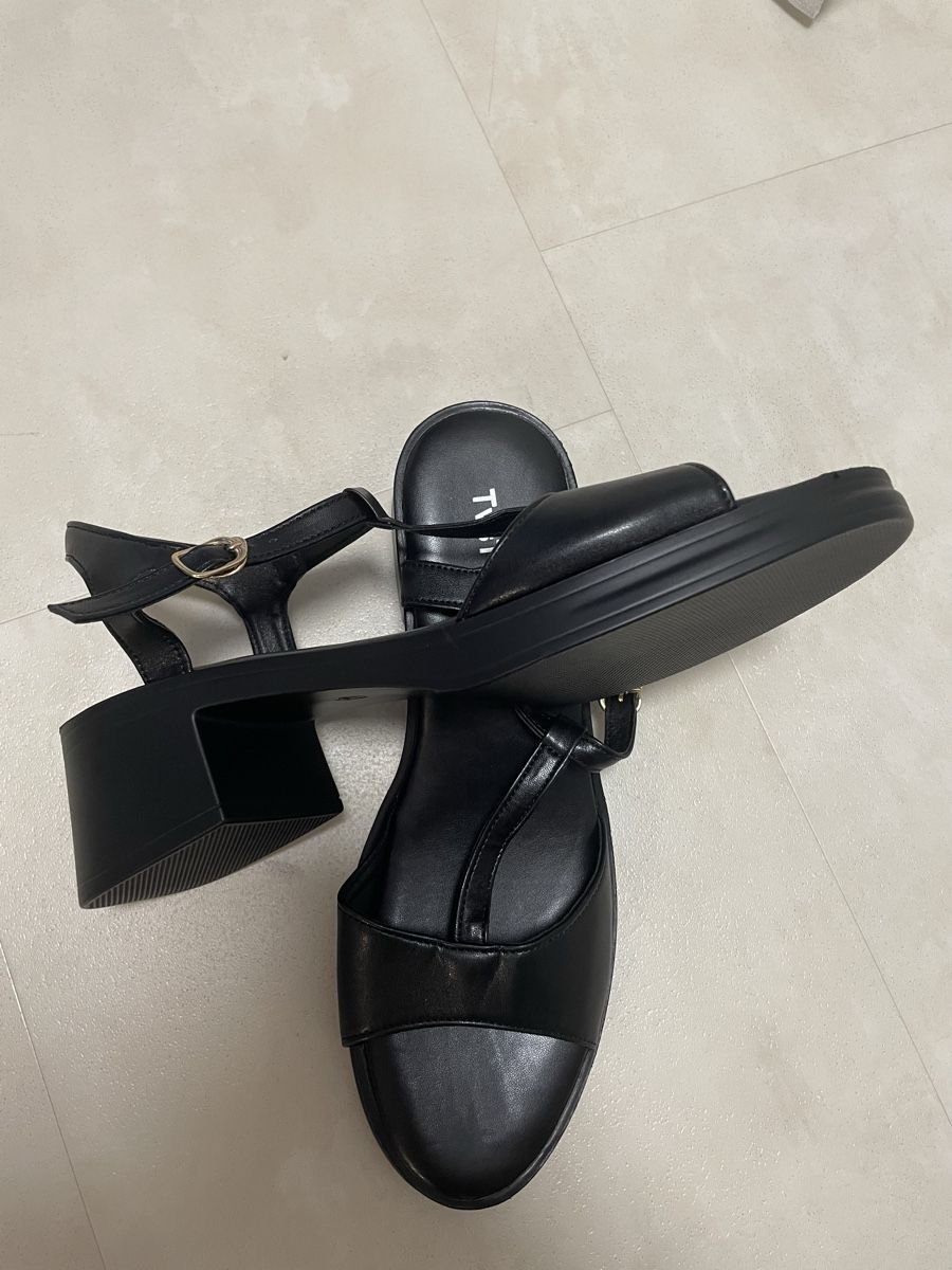 Chaussures femmes: Sandale – Neuf (Voir description) à Gossau ZH par Lavinia07 2