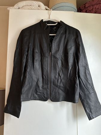 Schwarze Lederjacke Größe S