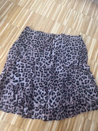 Set Leopard Print Ruffle Skirt - Trendy Summer Style!