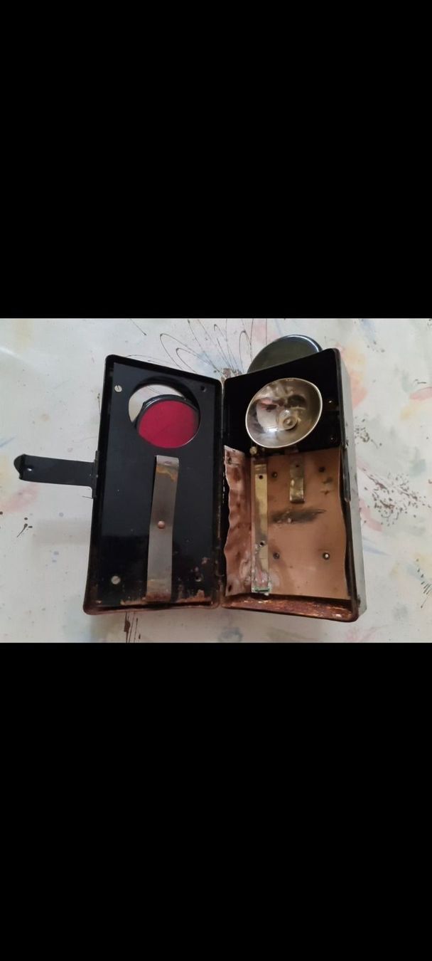 Lampade: Ancienne lampe à main – Usato da Cortaillod venduto da signep 5