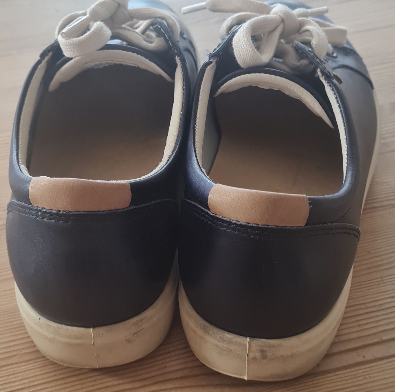 Scarpe per cavalli: Sneakers Ecco Soft Leder Gr  39 – Usato da Beinwil Freiamt venduto da tafa8 1