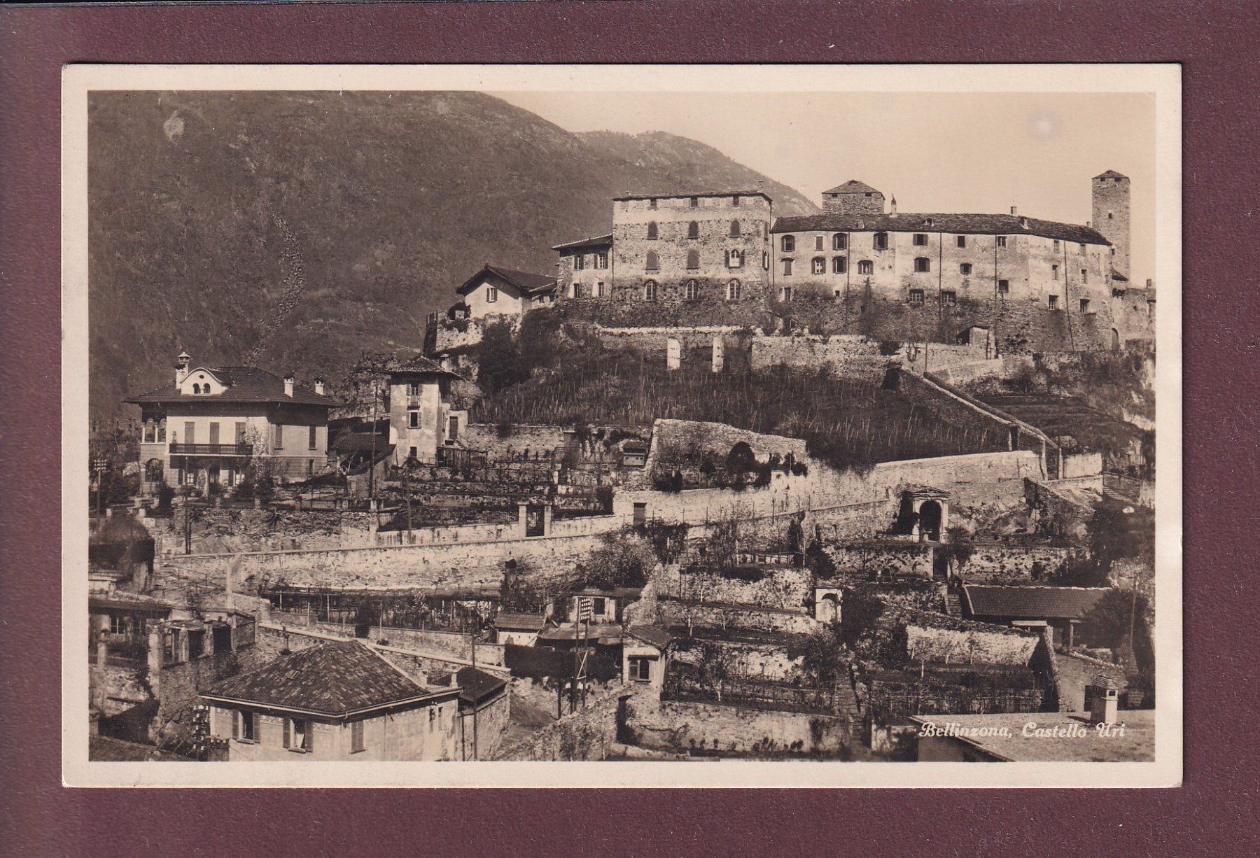 Cartoline postali: BELLINZONA - Castello Uri - 1930 – Usato da Pully venduto da nicecards