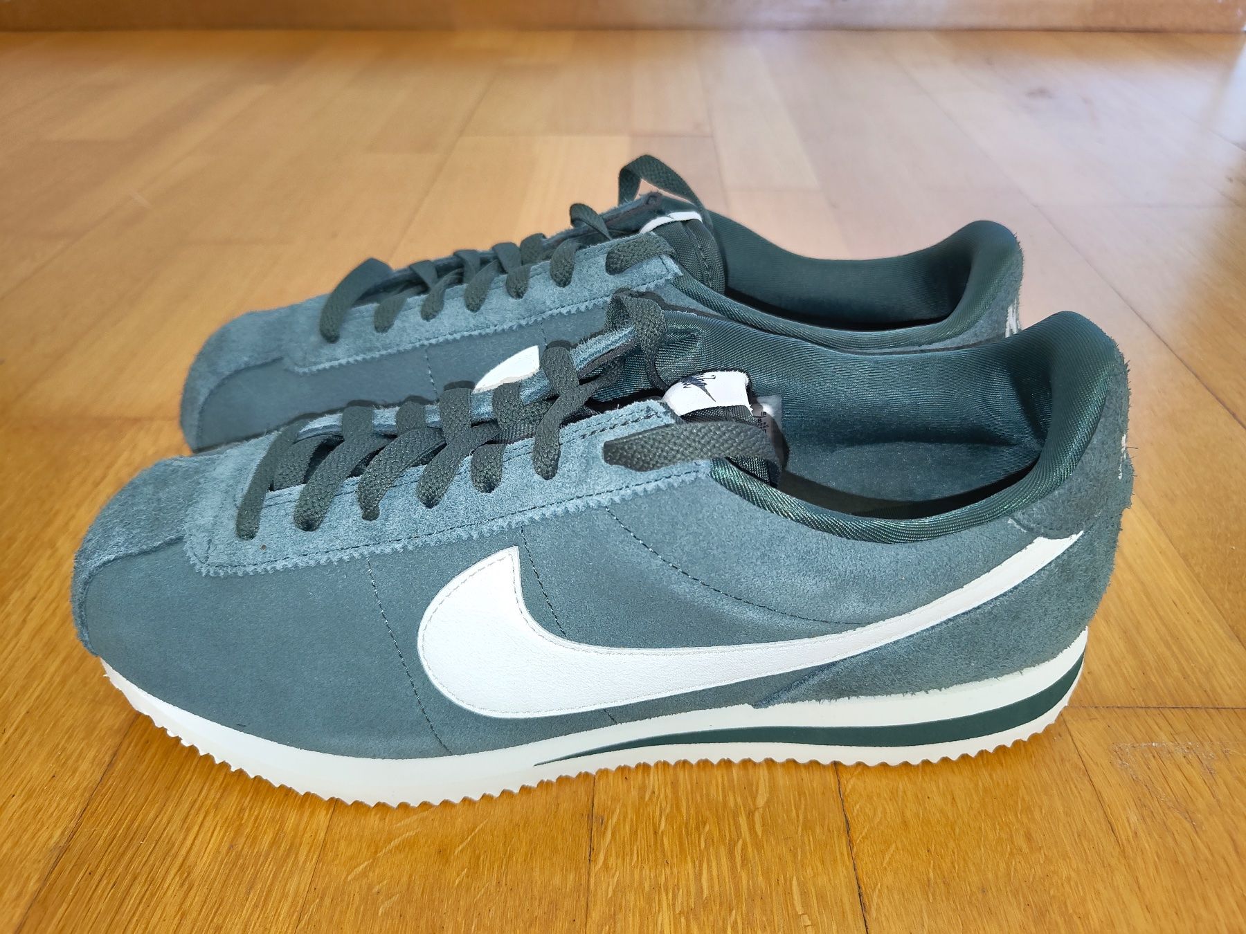 Nike Herrenschuhe: Nike Cortez Vintage Suede – Neu (gemäss Beschreibung) aus Zürich von John_777