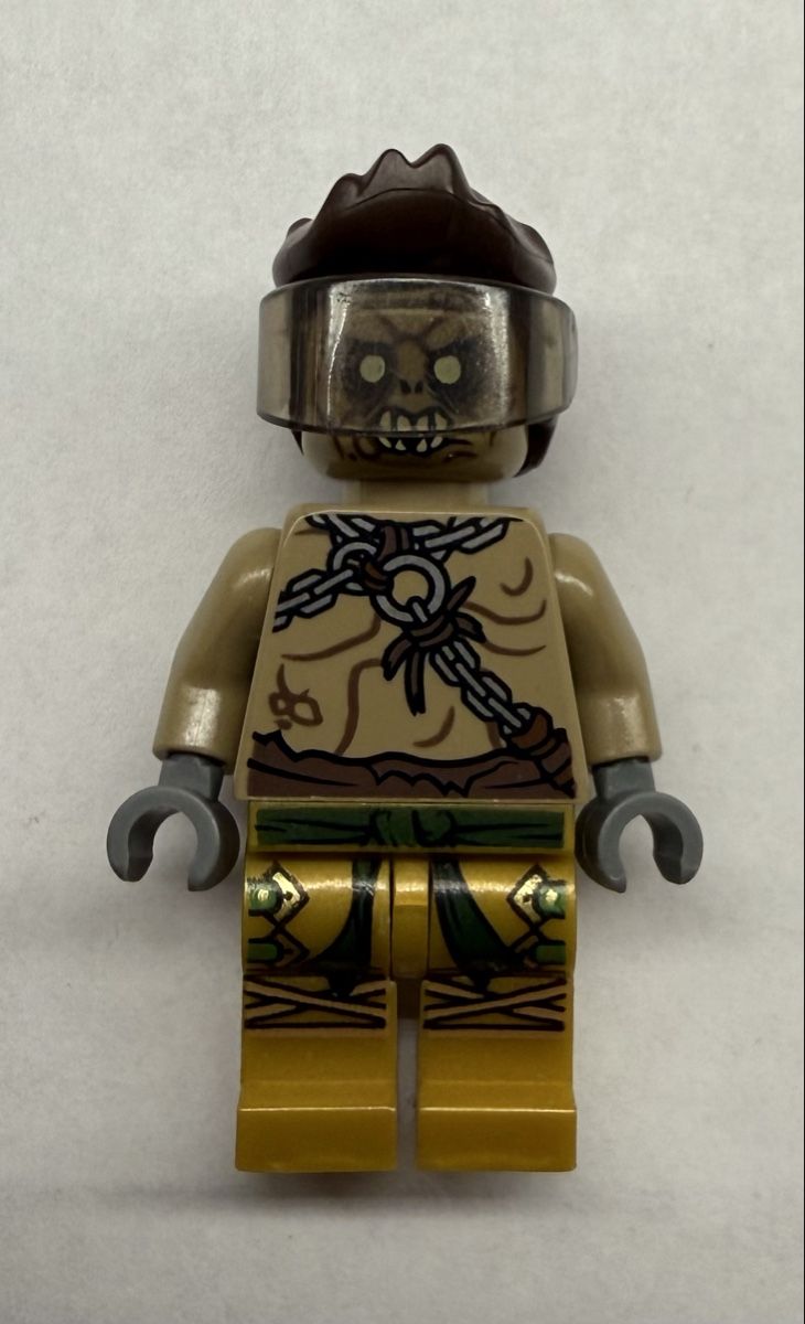 Lego Figuren: 1Lego Figur Minifigur Zombie mit Helm . – Gebraucht aus Rheinfelden von zim_2hqc