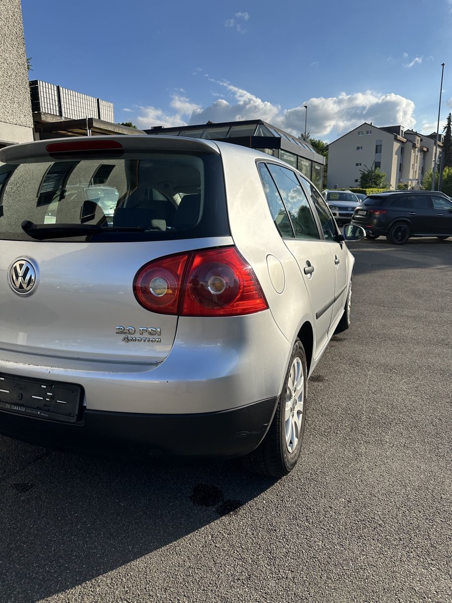 VW Automobili: VW Golf V 2.0 Frisch ab MFK – Difettoso da Zürich venduto da Motara. 4