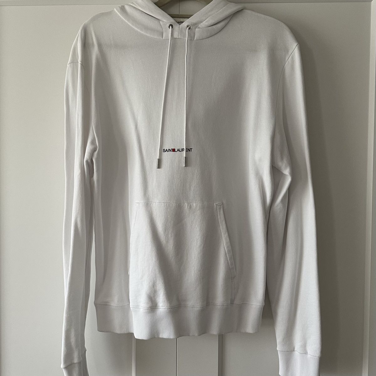 Saint Laurent Maglioni & Felpe: Saint Laurent Hoodie weiss – Nuovo (secondo la descrizione) da Zürich venduto da Nomase10.
