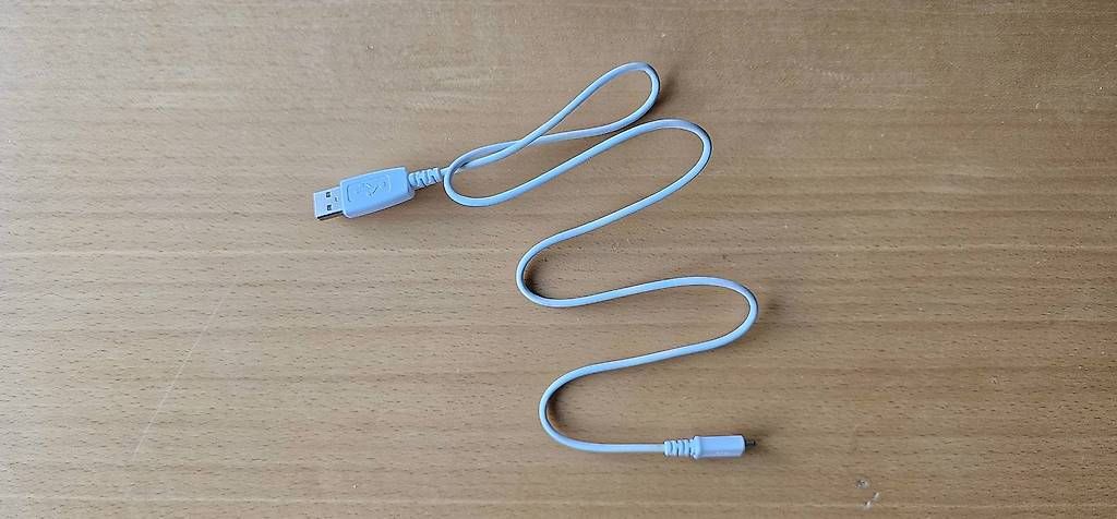 Chargements: Chargeur Samsung micro USB – D'occasion à Meyrin par April73