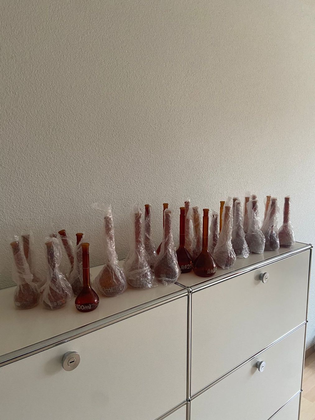 Tutti gli attrezzi: Labor Messkolben 110 Stk. Brand  blauband – Usato da Laupersdorf venduto da Borer_Liquidationen 3