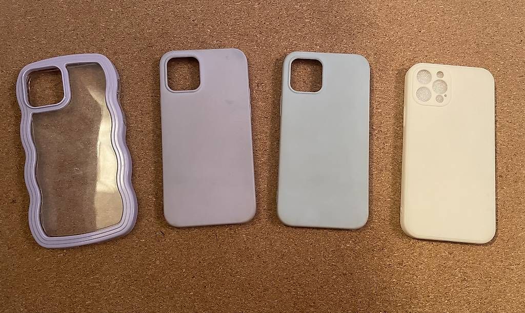 Coques & Protection écran: Coque d'iPhone 12/ 12 pro  – D'occasion à La Sarraz par lenamoser