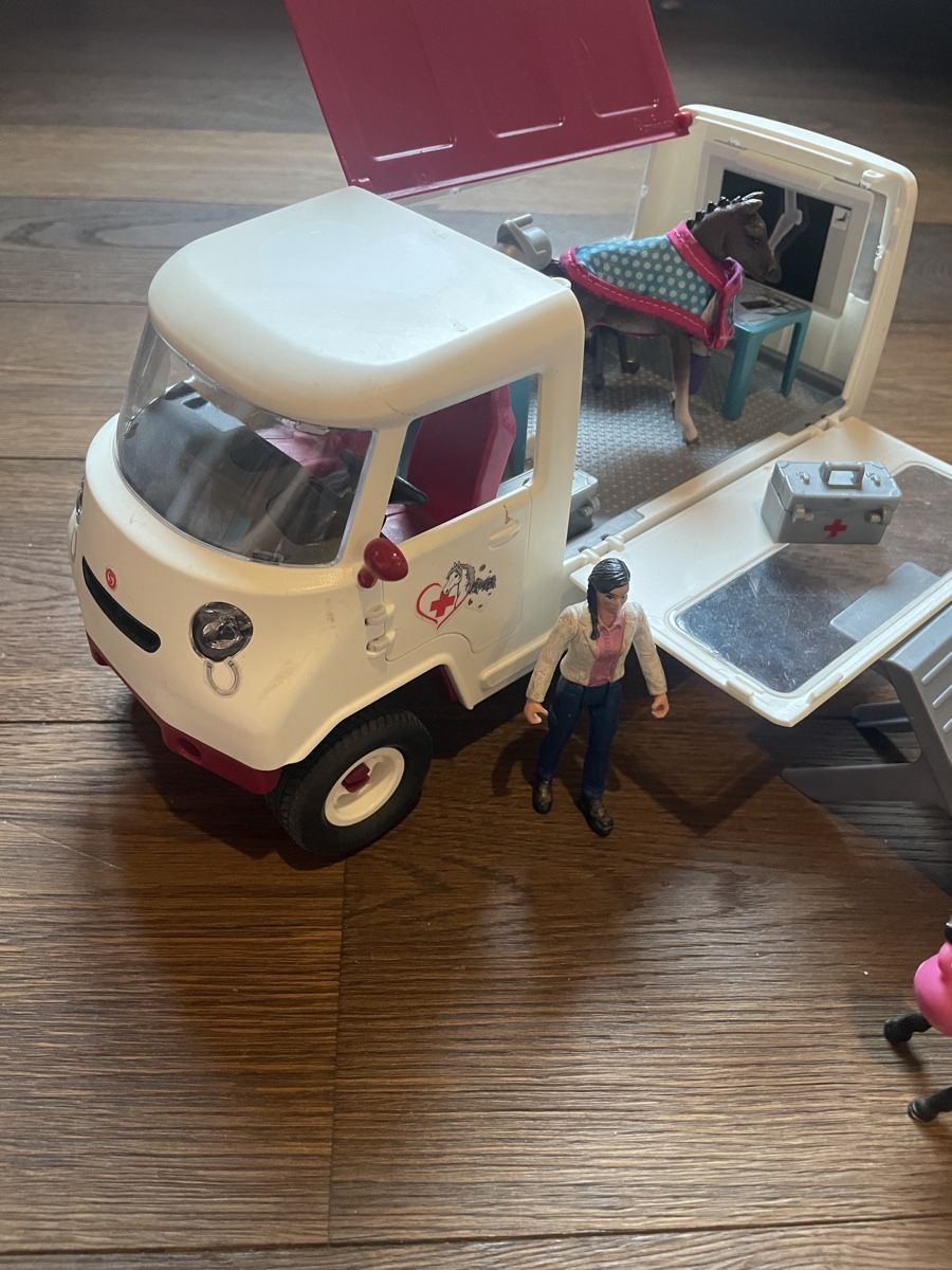 Schleich Giocattoli: Schleich Mobile Tierärztin – Usato da Meiringen venduto da Maersk 1