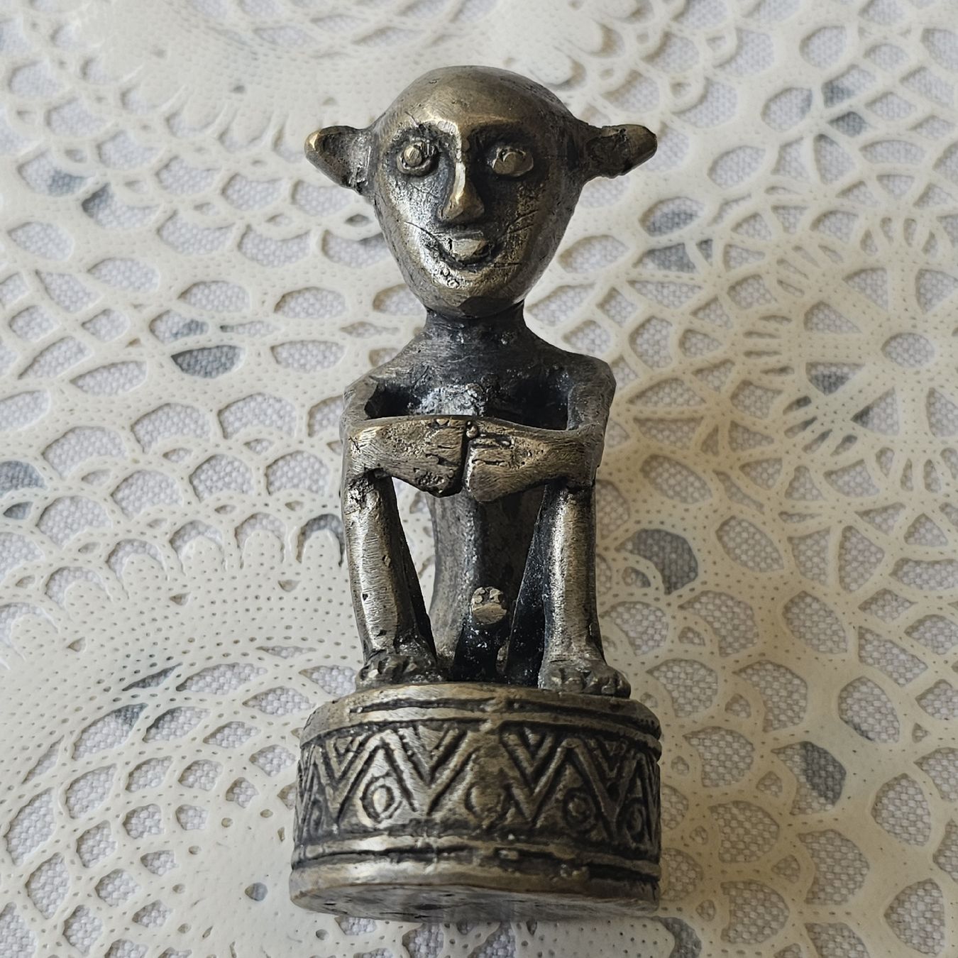 Statuette: „Der Denker“ oder Ahnenfigur interpretiert – Usato da Füllinsdorf venduto da raz_mw2k