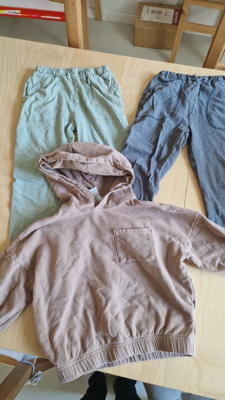 H&M Ensembles coordonnés: Kleiderpaket 98/104 – D'occasion à Laupen BE par Vogilny24 2