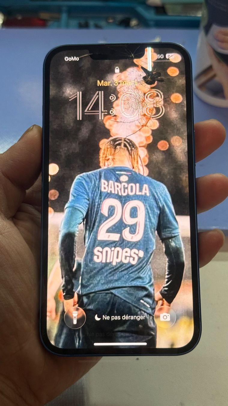 Apple Handys / Smartphones: Écran original d iPhone 13 vitres fissuré – Gebraucht aus Morges von DA-repa 3