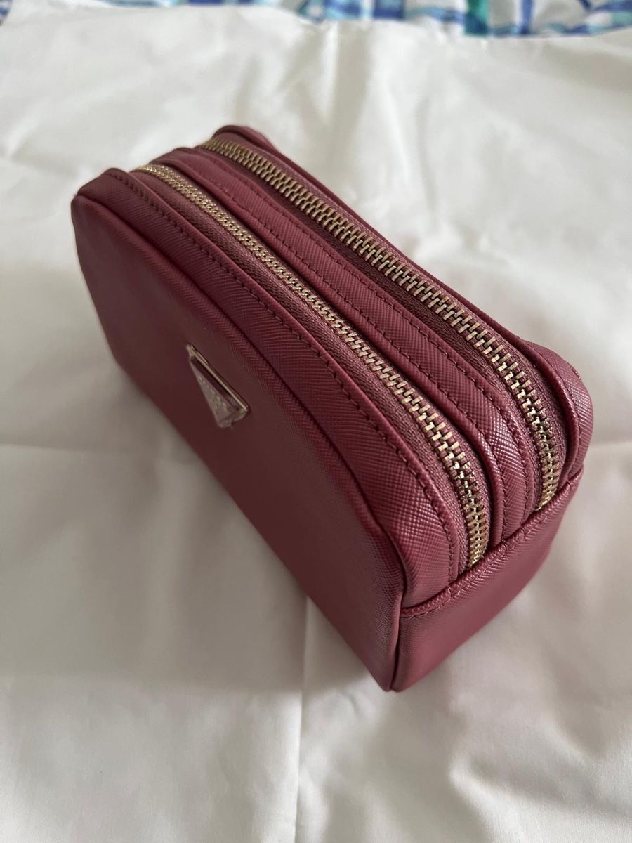 Guess Borse da donna: GUESS Beauty-Tasche / Pochette Rot – Nuovo (secondo la descrizione) da Zürich venduto da ARAG 1