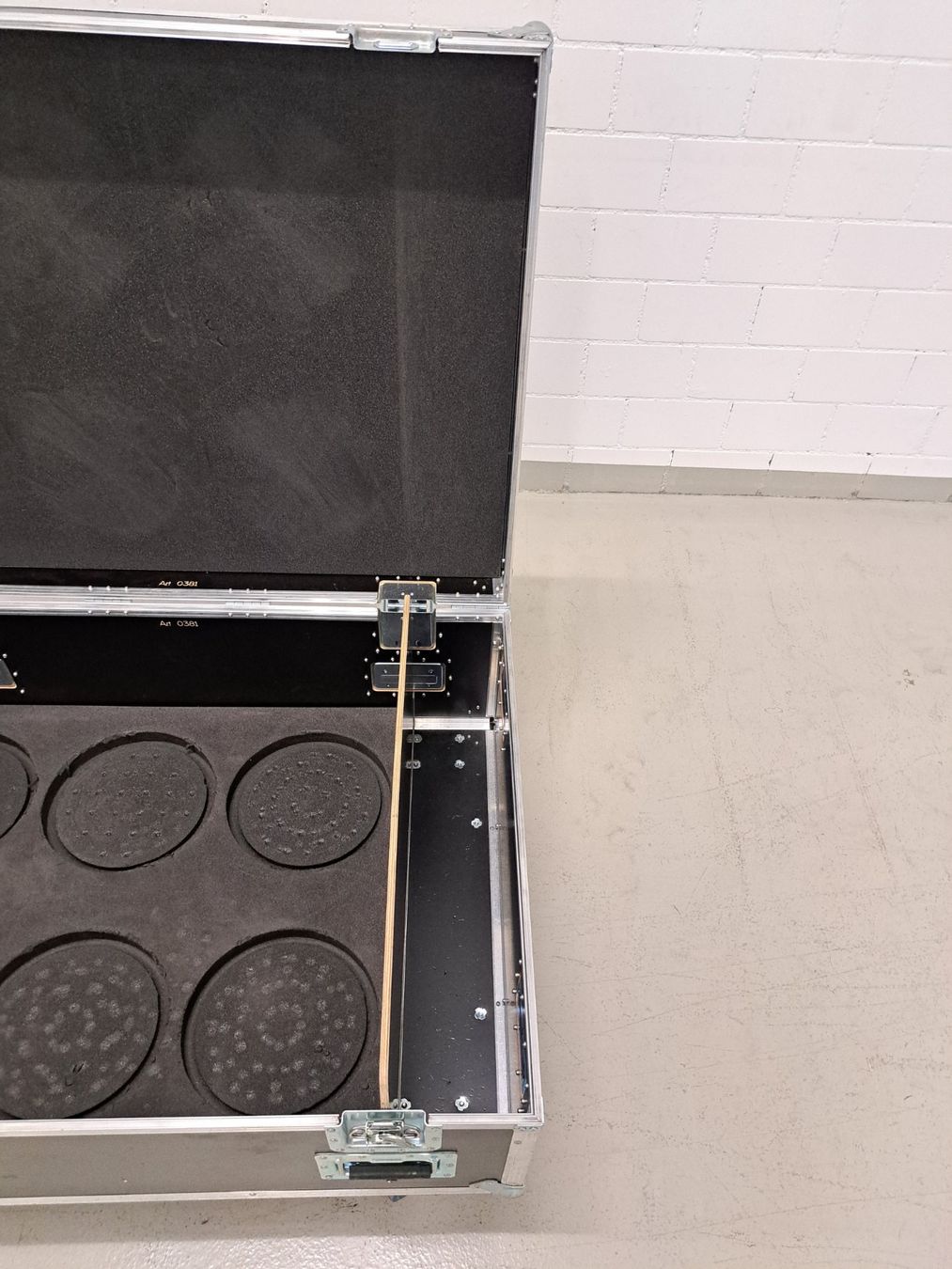 Valigie: Flight Case leer, 110 x 80 x 55cm – Usato da Embrach venduto da lichttechnik 9
