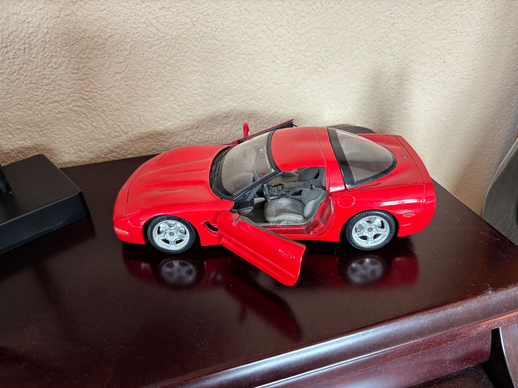 Chevrolet Modellini d'auto: Burago 1/18 Chevrolet Corvette 1997 – Usato da Balsthal venduto da Uroby 2