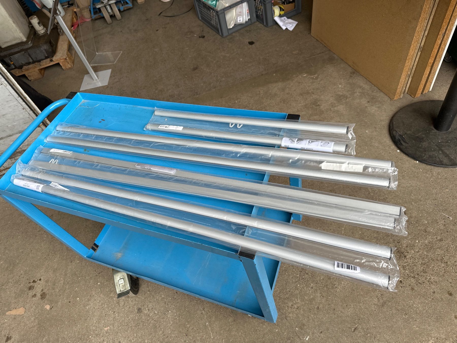 Supporti a parete: posten neue Klemmschienen Postersnapper, Aluminium, – Nuovo (secondo la descrizione) da Necker venduto da liq24 2