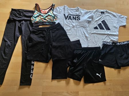 Sportset mit 8 Teilen, Grösse XS und S (eher kleiner)