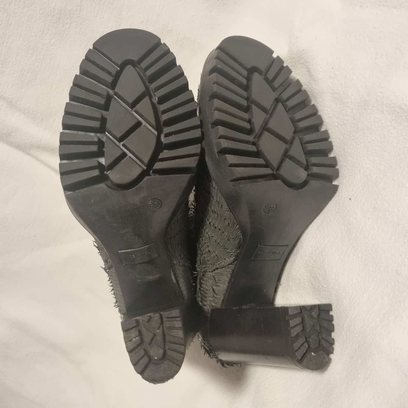 Scarpe da donna: Exklusive Leder-Stiefelette Gr. 38 – Usato da Interlaken venduto da Igu7 4