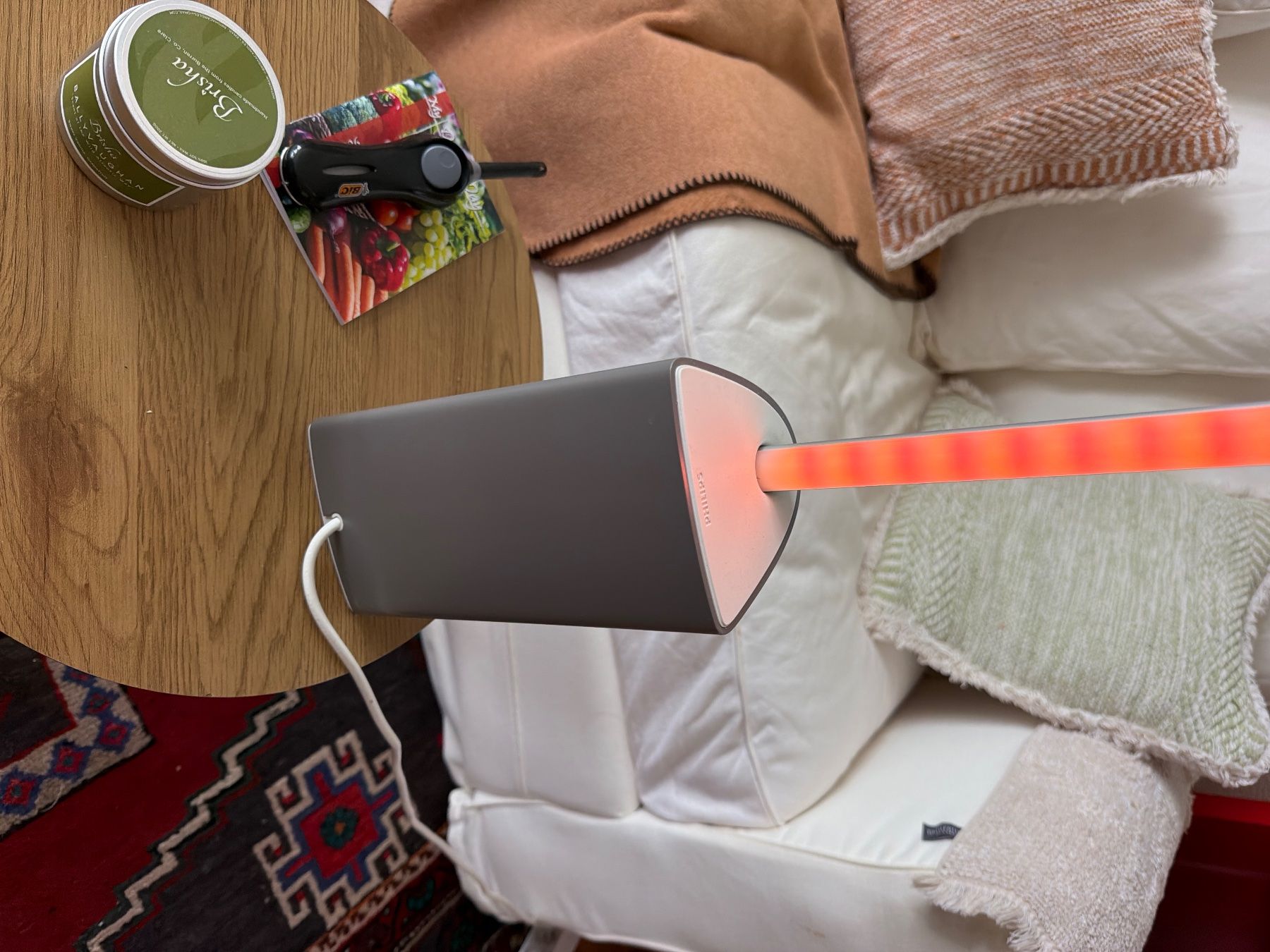 Philips Lampade: Philips Hue Signe Basis BT 2500lm – Usato da Cham venduto da eam_py2q 1