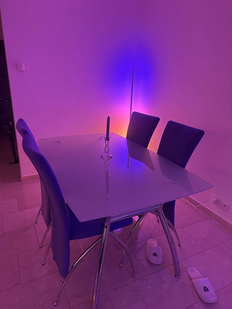 Set di tavolo e panche: Moderne Essgruppe mit Glastisch und 6 Stühlen – Usato da Reinach BL venduto da chi_r87p 2